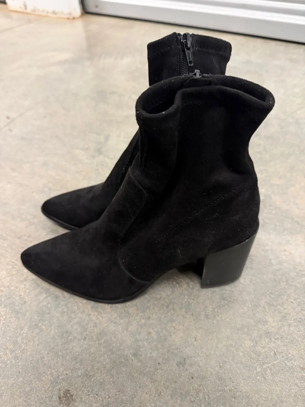 Steve Madden Black Suede Pointed Toe Ankle Booties - Picture 2 of 4